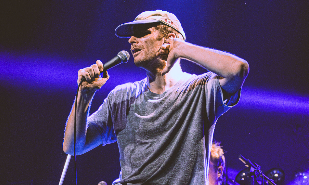 Em Minas Gerais, Mac Demarco foge do “circuito gringo” e garimpa o “público perfeito” para o espírito de seu mais novo álbum, “Guitar”