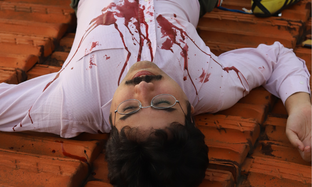 CENA – Incontrolável, íntimo e (sempre) irônico: Lauiz “começa de novo” com mais um novo álbum