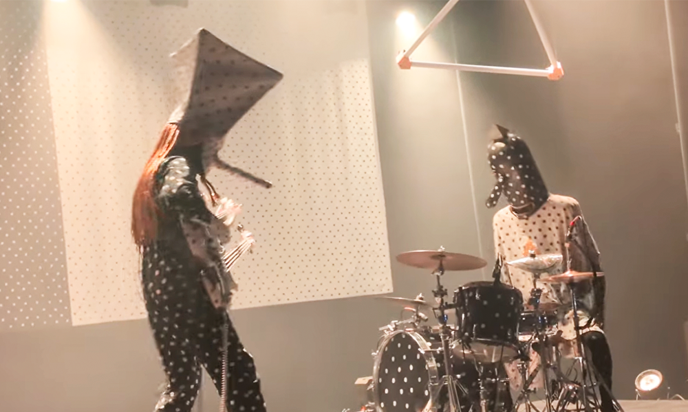 Angine de Poitrine: o novo disco e a banda perfeita para tempos em que lentamente rendemos nosso pensamento crítico e artístico às máquinas