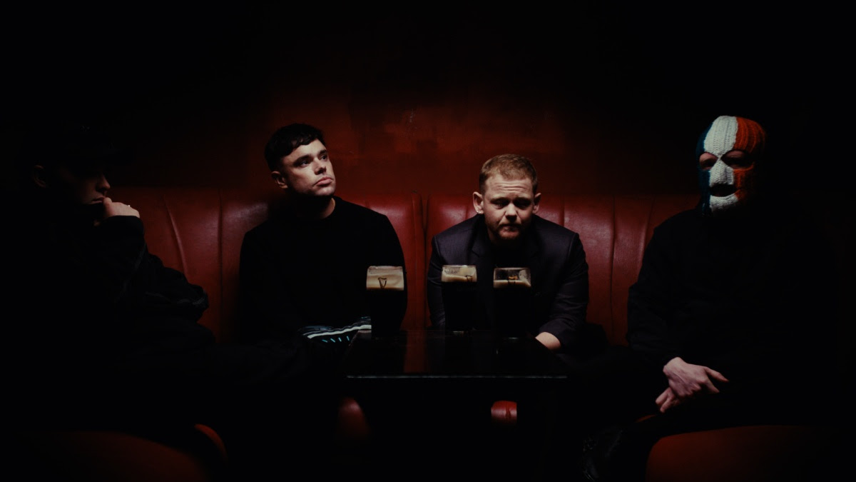 Kneecap lança curta dramático de 13 minutos para a tocante “Irish Goodbye”. Disco novo sai na sexta agora